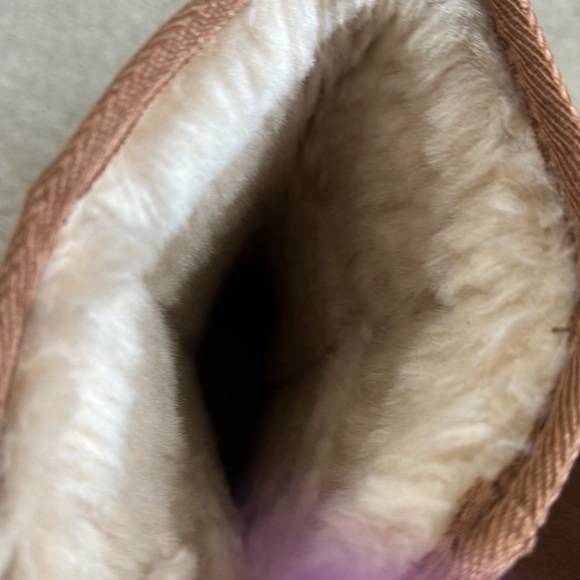 Tamarac tan lined boots - Picture 4 of 5